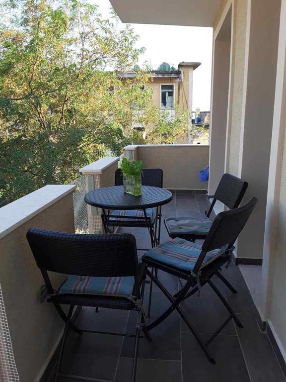 Apartment Te Kalua Sarandë Exteriör bild