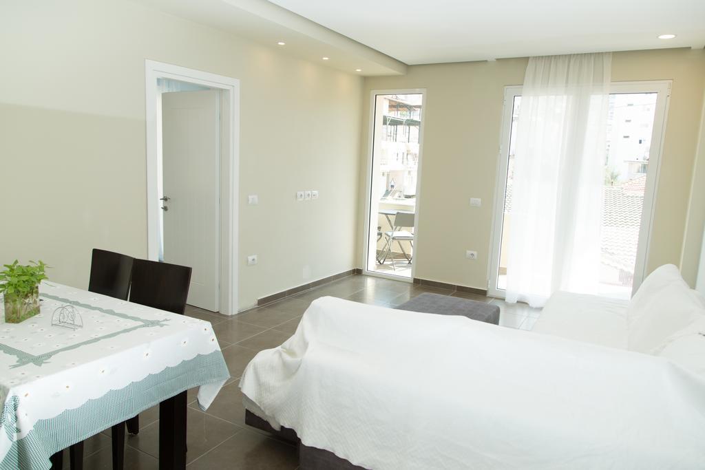 Apartment Te Kalua Sarandë Exteriör bild